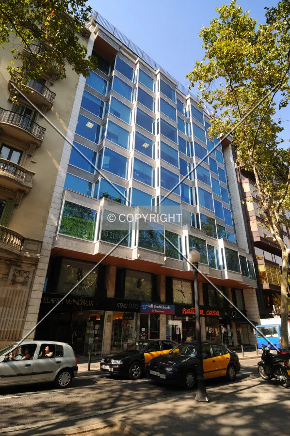Avinguda Diagonal side