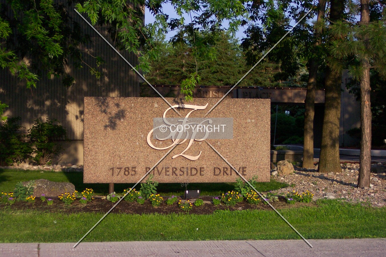 Sign facing onto Riverside Drive