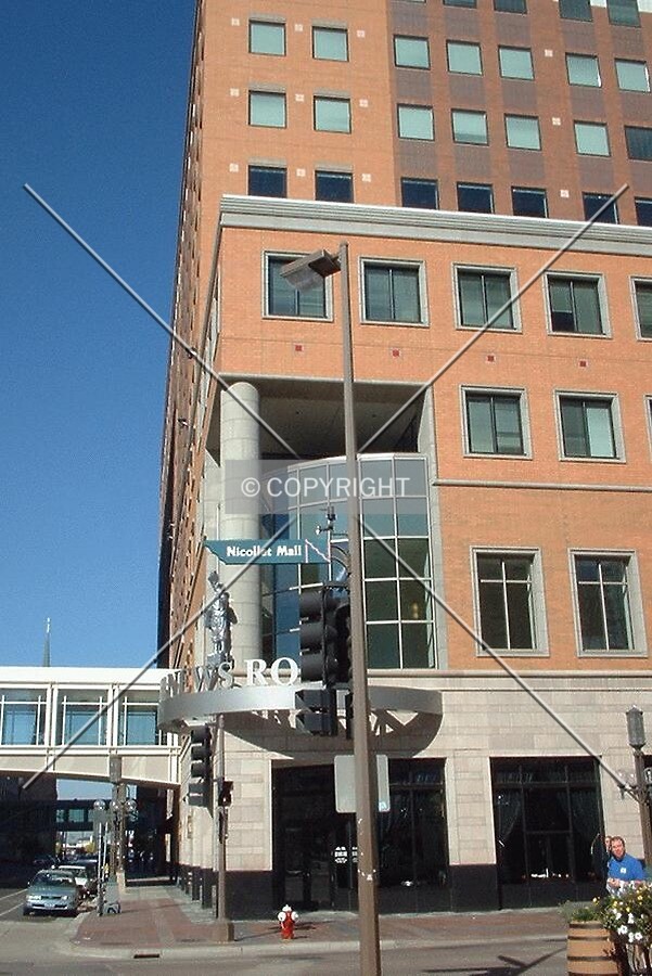 Nicollet Mall/10th Street corner