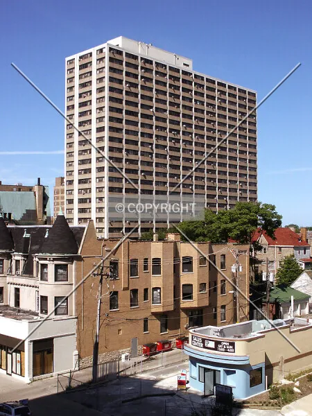 Lakeside Square Apartments