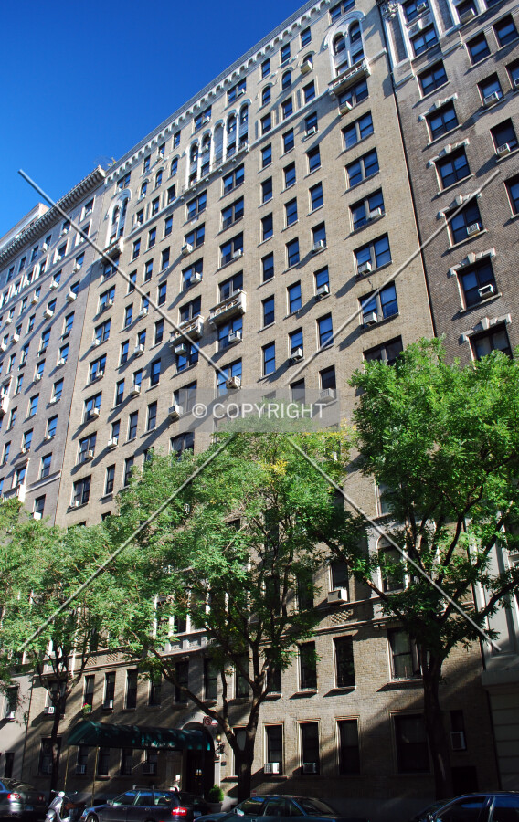 Looking up from West 86th Street