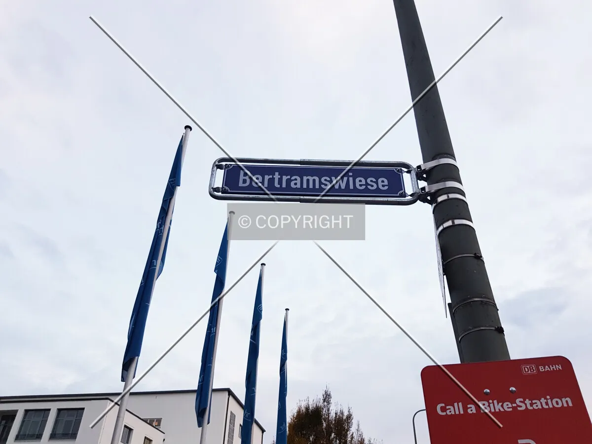 Photo 095-694-896