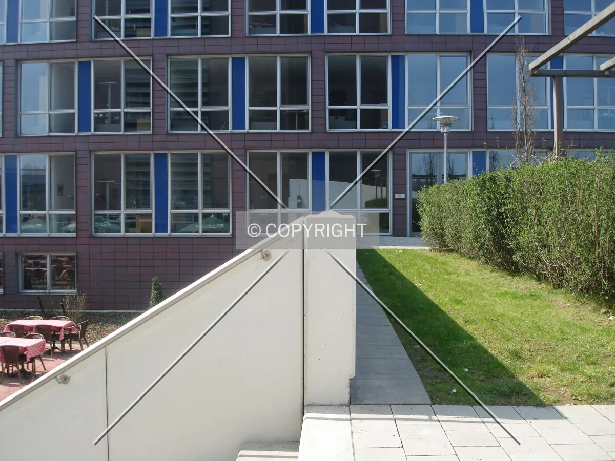 View of the facade from far away