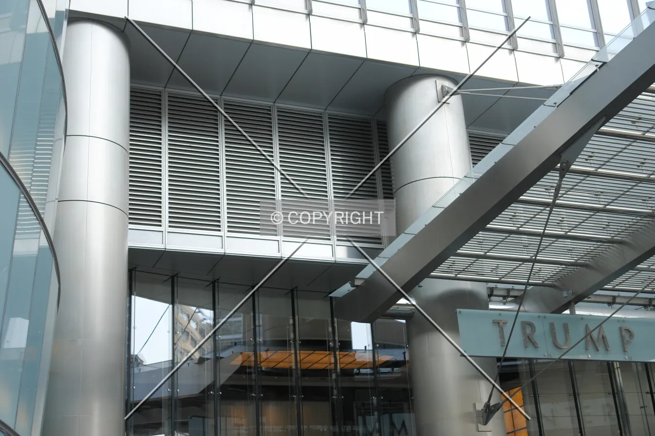 Structural detail near the entrance