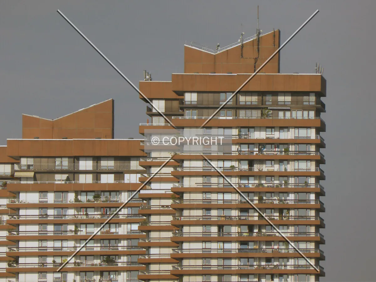 Residential tower Krohstraße 4 (right)