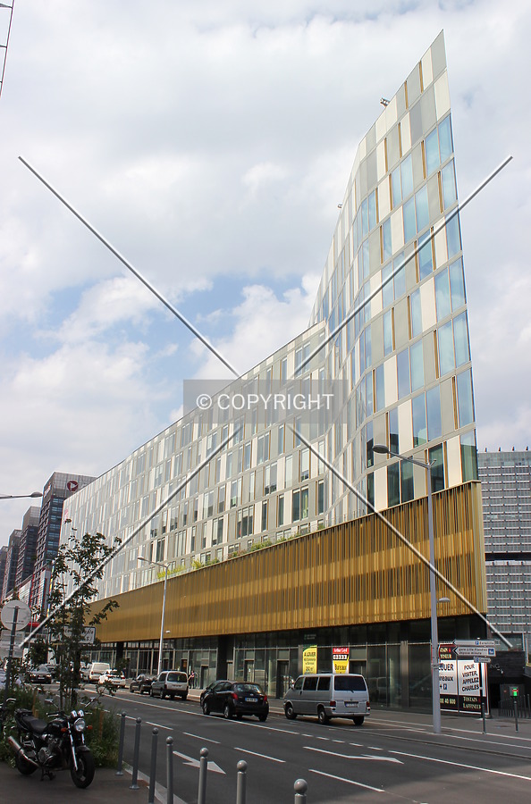 Southeast view from Avenue Willy Brandt.