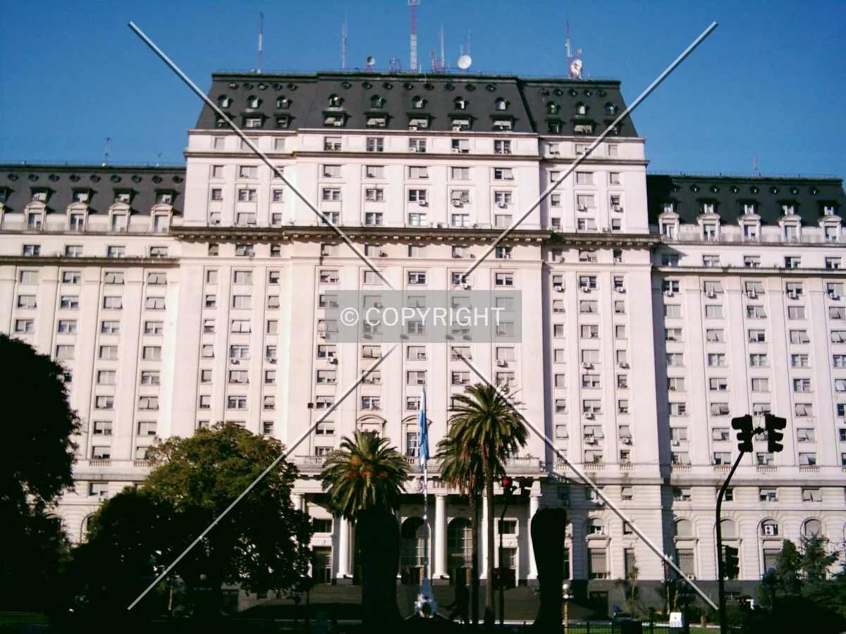 Front facade from Paseo Colón