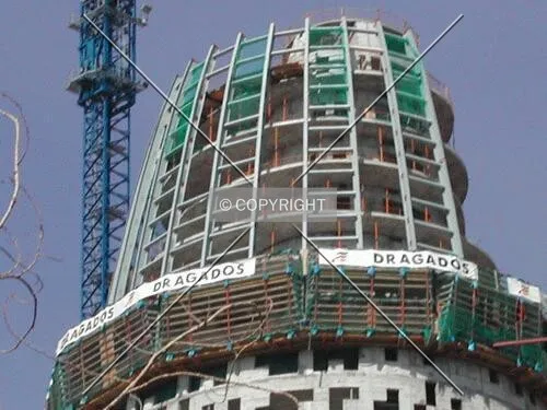 Detail view of the first pieces of the steel dome