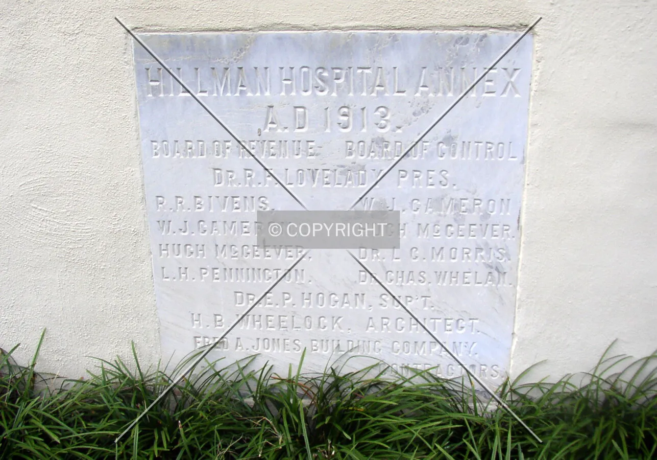 Dedication marker on the eastern side