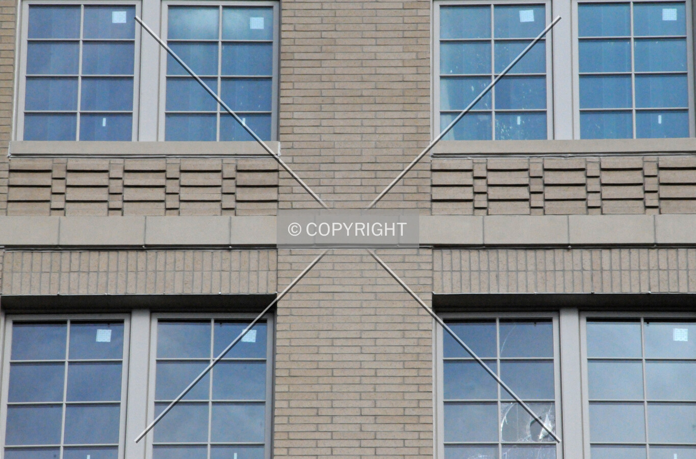 Facade detail between the 8th and 9th floors