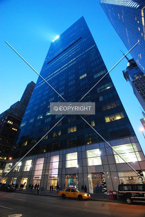 Looking up from 6th Avenue