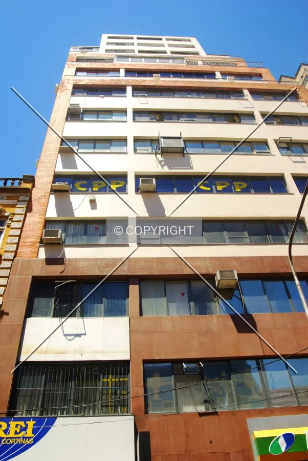 Looking up from across Doutor Flores Street