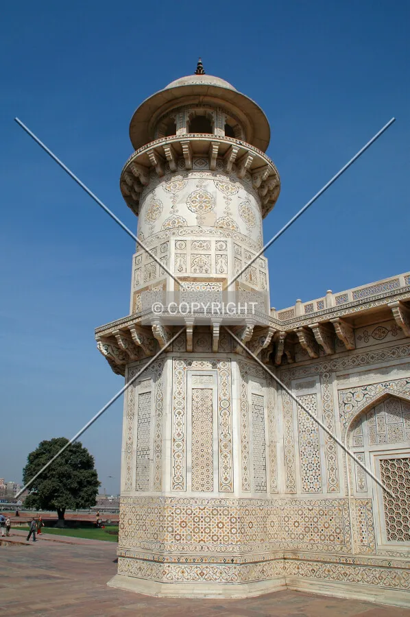 Southwest minaret