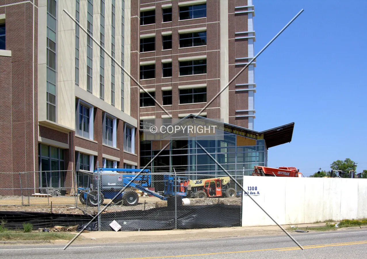 Entrance area off 8th Avenue North