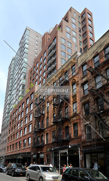 Photo 984-574-749
