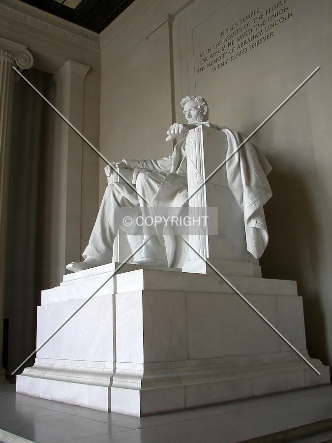 Lincoln Statue from the north side of the monument