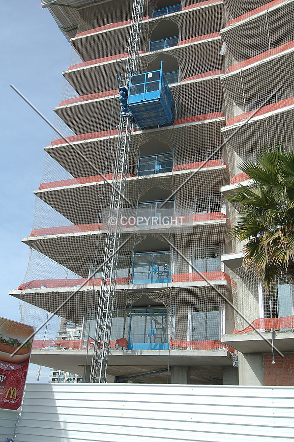 Construction lift