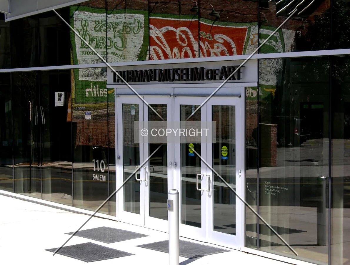 Main entrance off Salem Avenue