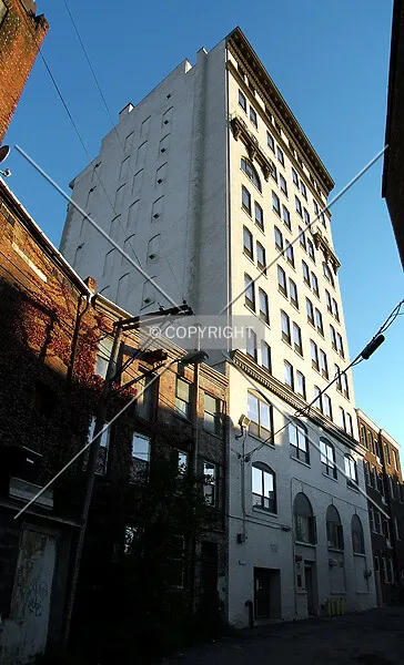 Photo 988-516-746