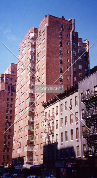 Photo 988-529-799