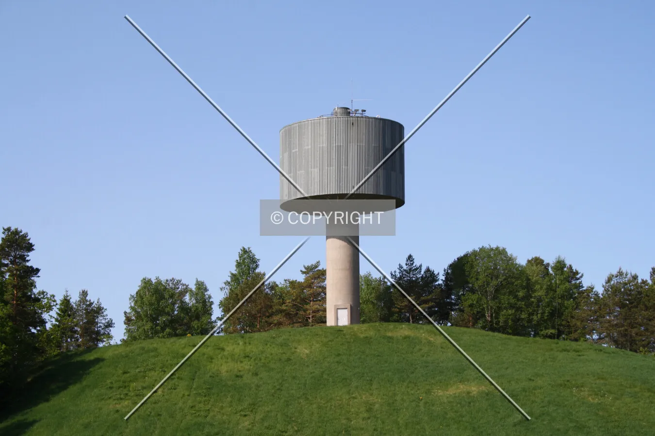 An overhanging water tower