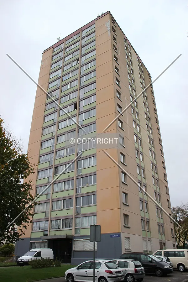 Northwest view from Avenue de Boufflers.