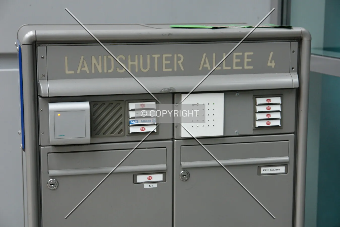 Photo 991-790-143