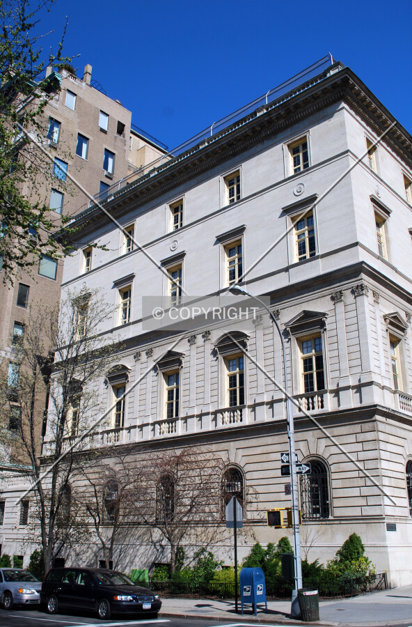 5th Avenue side
