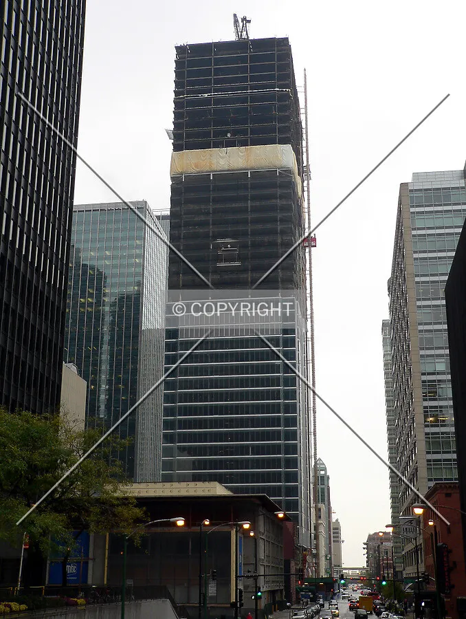 View to the west down Kinzie Street from Wabash Avenue