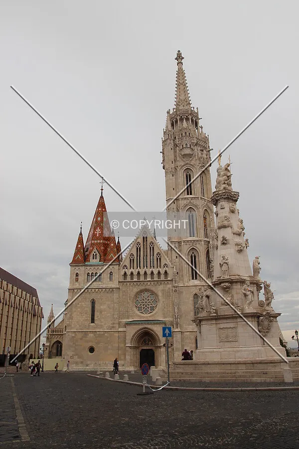 Full height view from Szentháromság tér
