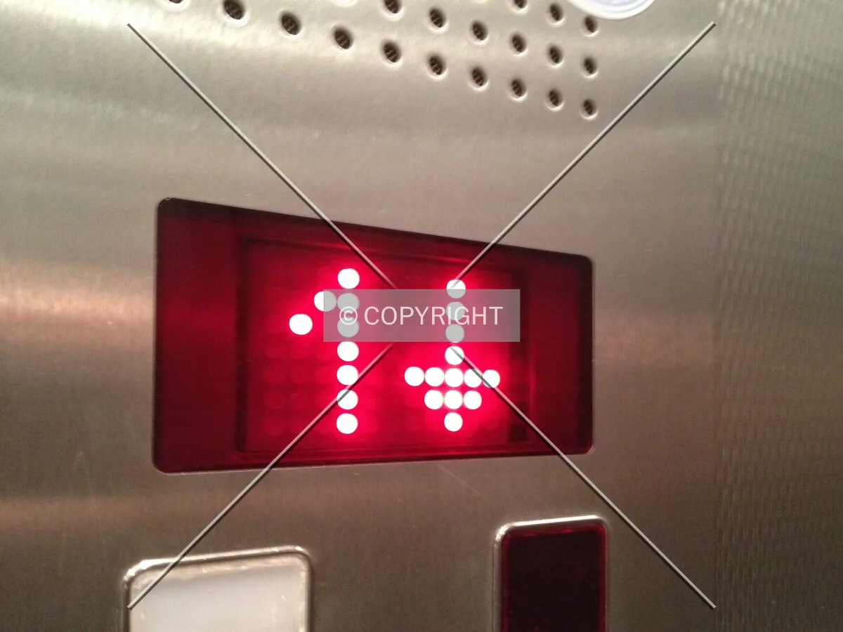 Elevator sign showing the current floor number