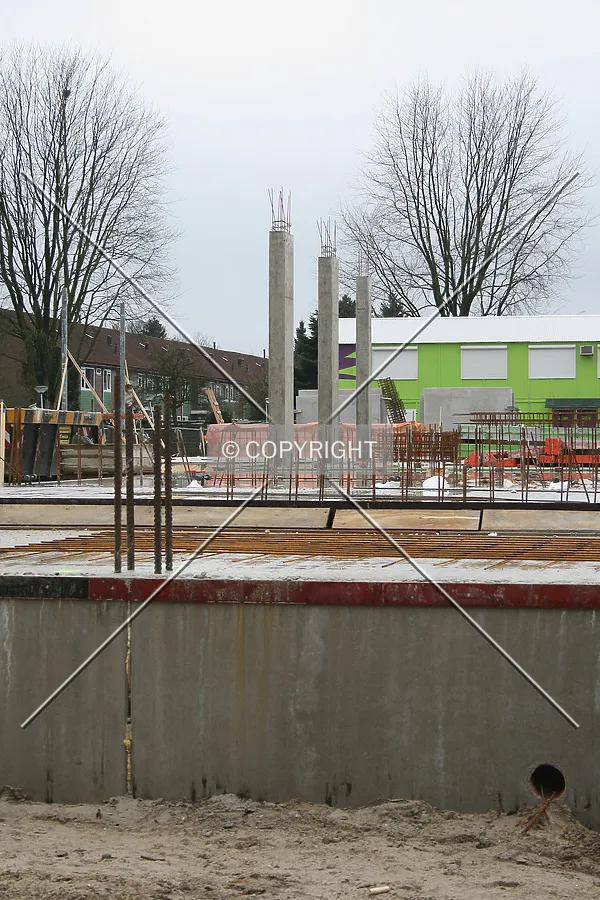 Pillars as seen from G J van Heekstraat