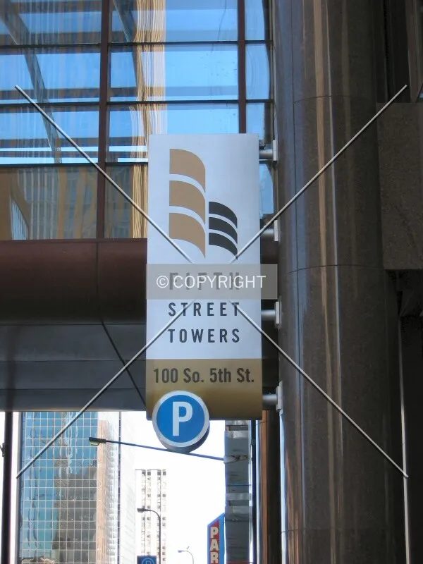 Parking sign on Marquette Avenue