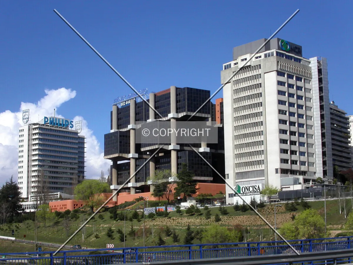 Ciudad Lineal as seen from M-30 city-belt