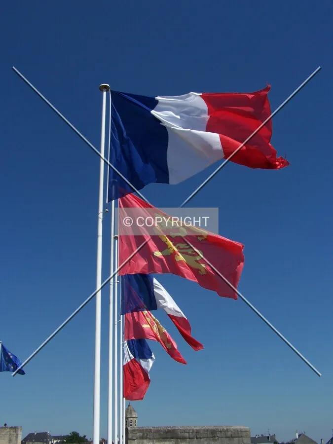 Drapeaux français et normand