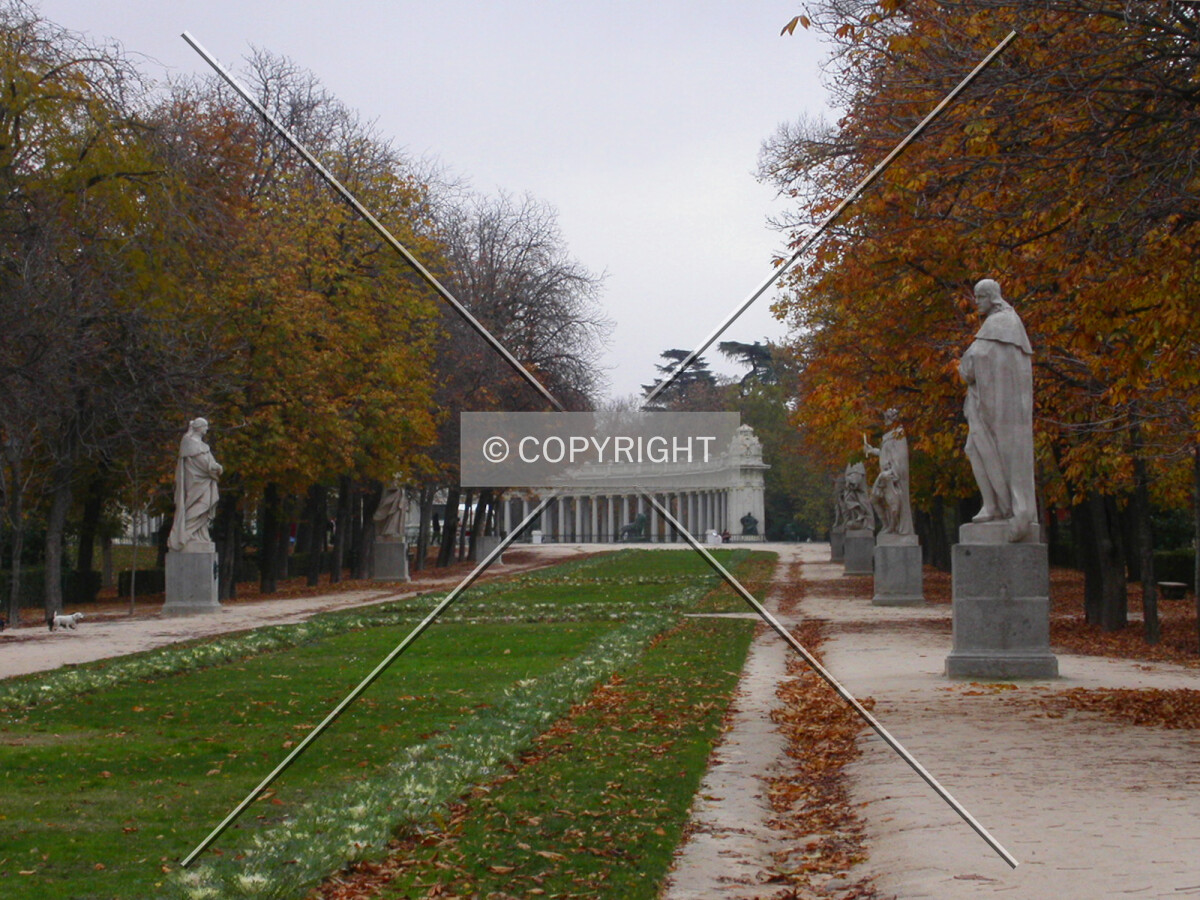 Parque del Retiro in fall
