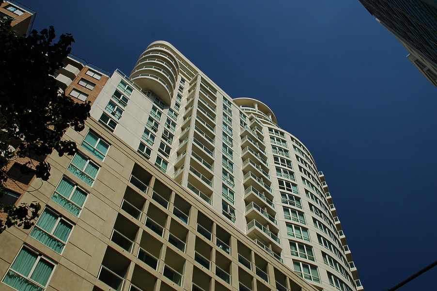 Radisson Hotel & Suites