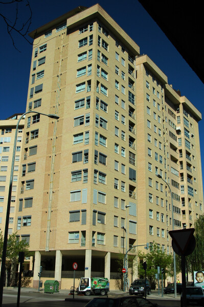 Avenida del Alcalde Gisber Rico, 33-35