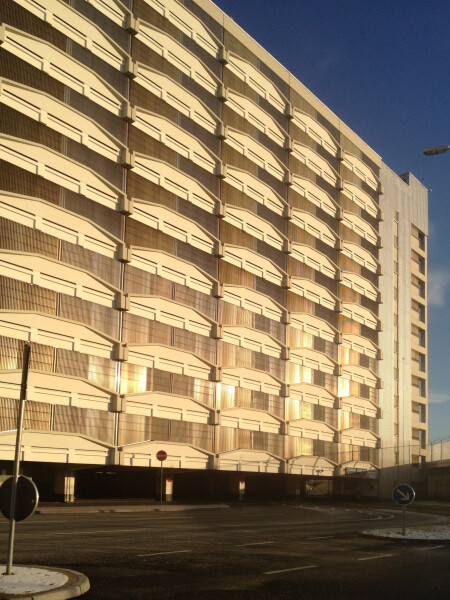 Parkhaus für Lufthansa-Mitarbeiter