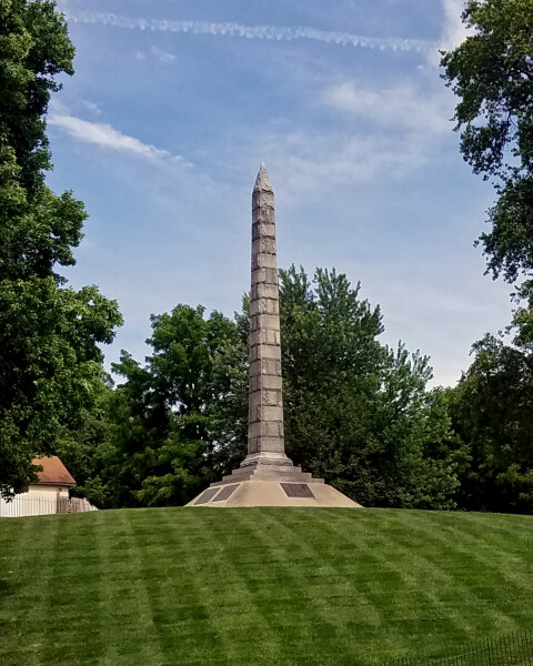 North Alton Confederate Cemetery Monument