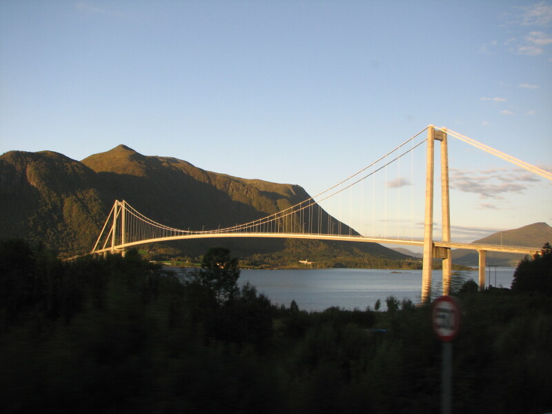 Gjemnessundbrua