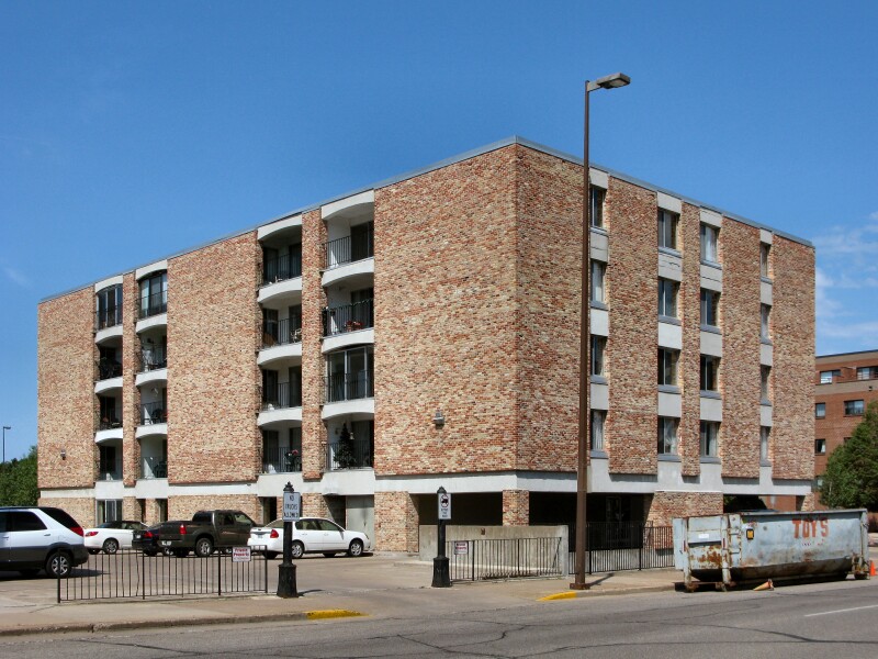 River Edge Apartments