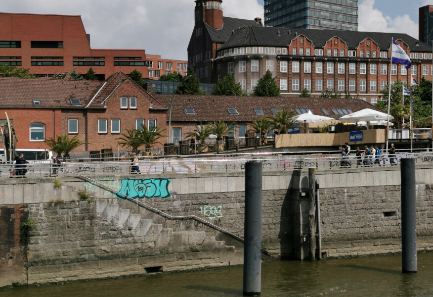 779-819-282