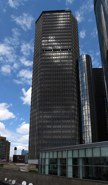 Renaissance Center 100 Tower