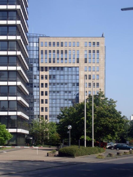 Georg-Glock-Straße 18