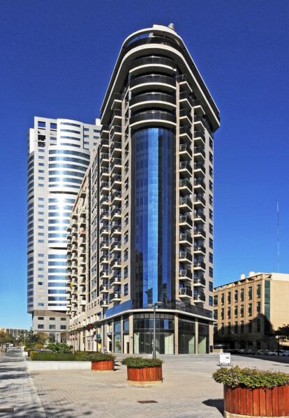 999-105-082
